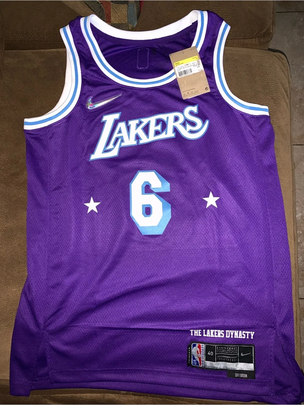 10 Los Angeles Lakers LeBron James Nike Swingman Jersey Bundle Size SMALL (40)